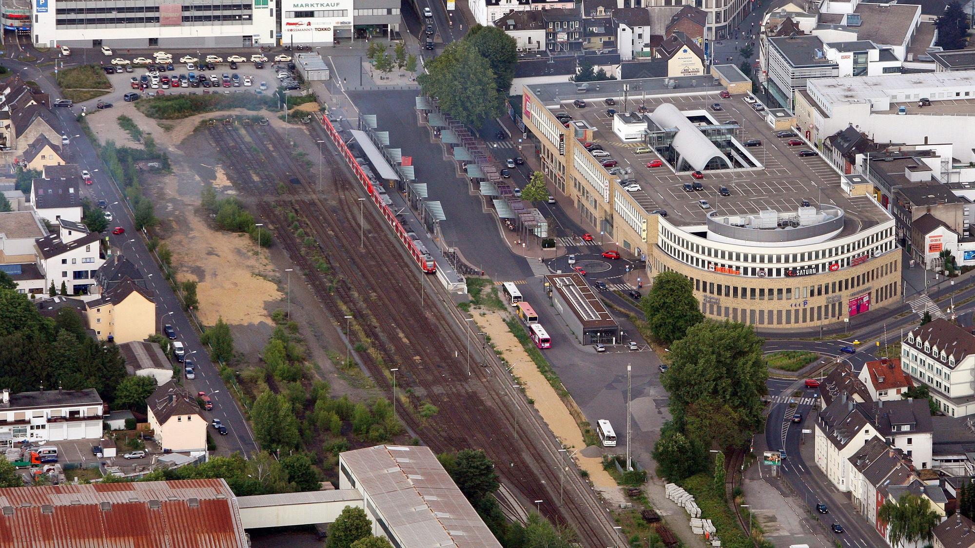 Auf einem Luftbild sind der Bergisch Gladbacher S-Bahnhof, die Rhein-Berg-Galerie und ein Teil der Gladbacher Stadtmitte zu sehen.