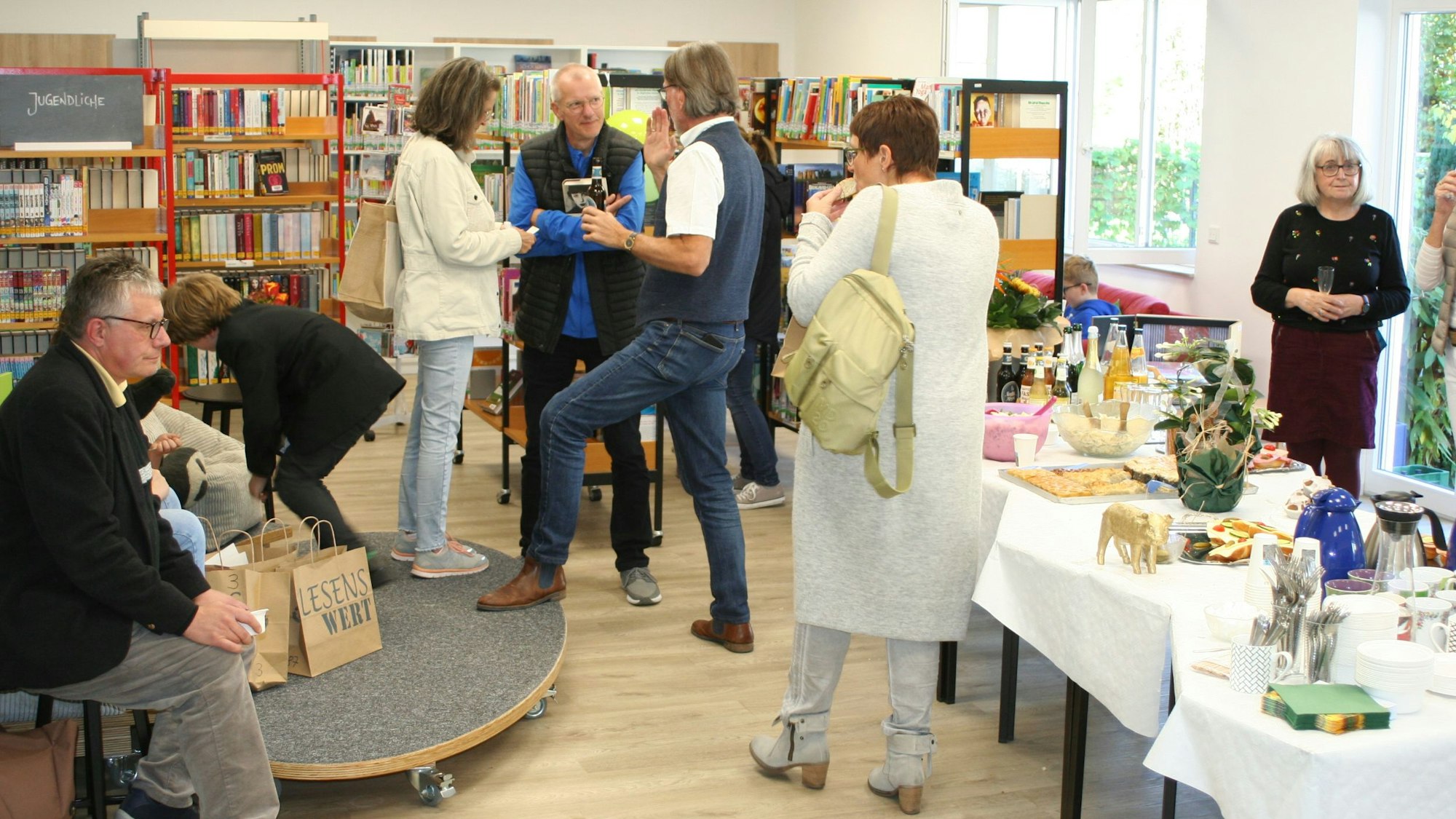Heller und freundlicher präsentieren sich jetzt die renovierten Räume der Gemeindebibliothek an der Siegstraße in Eitorf.