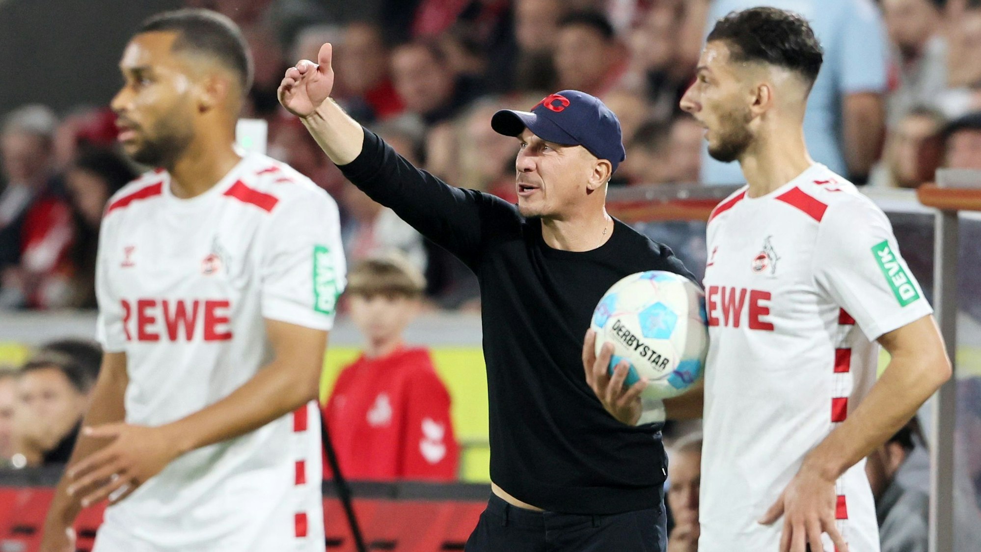 Gerhard Struber steht vor dem Pokalspiel des 1. FC Köln am Dienstagabend gegen Kiel unter Druck.
