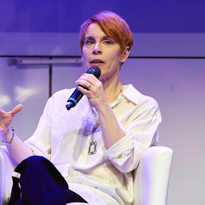 Tana French bei der lit.Cologne 2024 Spezial Veranstaltung Feuerjagd in der Flora Köln. Köln, 13.10.2024 *** Tana French at the lit Cologne 2024 special event Fire Hunt in the Flora Cologne Cologne, 13 10 2024 Foto:xK.xSchulzx/xFuturexImagex french_4018