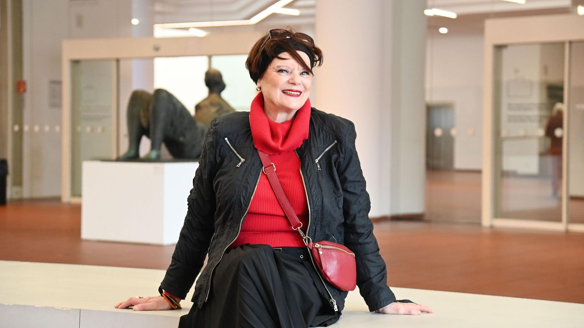 Beate Müller-Watrin führt seit fünfzig Jahren durch die Museen Kölns.