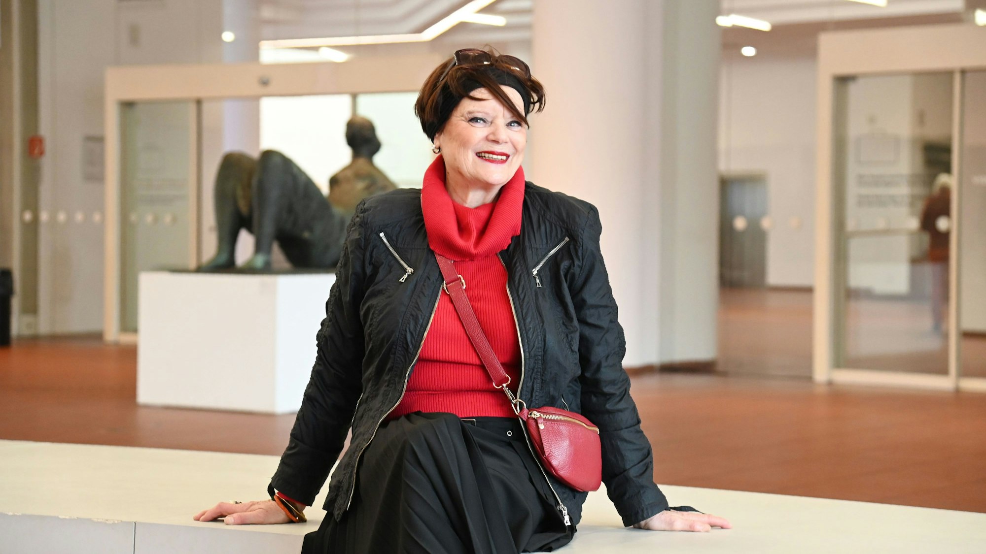 Beate Müller-Watrin führt seit fünfzig Jahren durch die Museen Kölns.