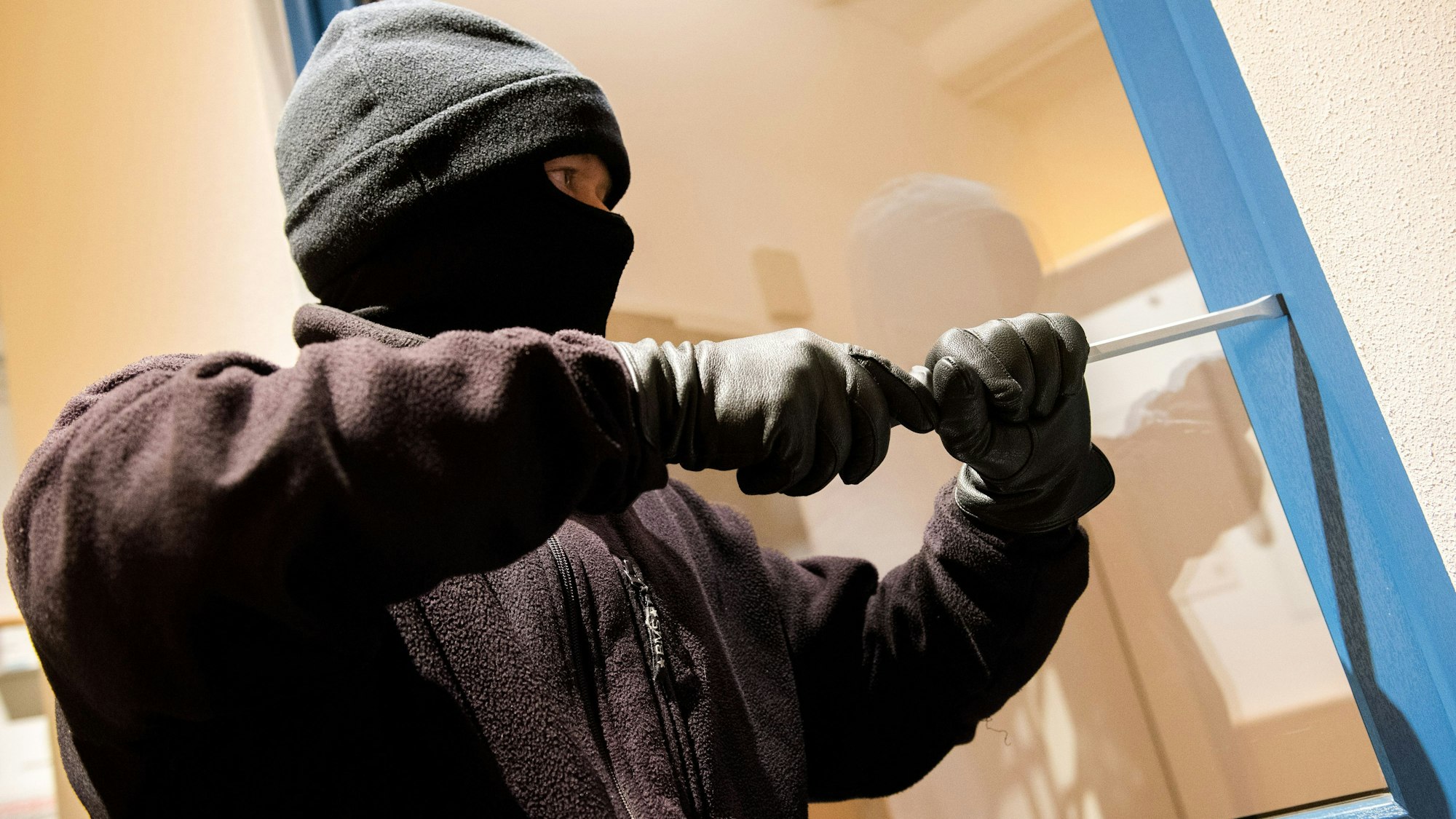 Ein Kölner hatte bei der Polizei einen Einbruch in seine Wohnung gemeldet.