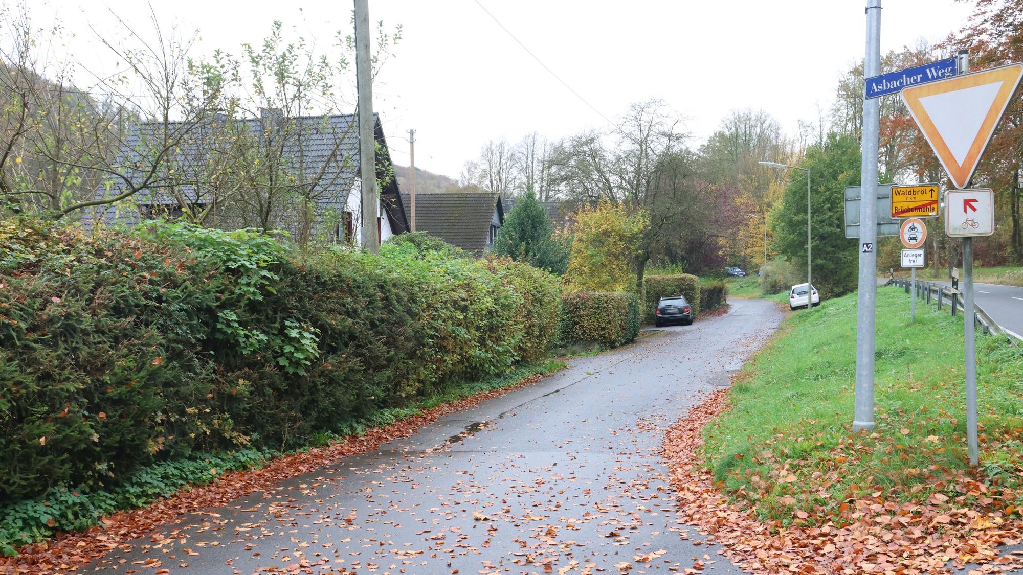Blick auf eine Straße in Reichshof-Brüchermühle.