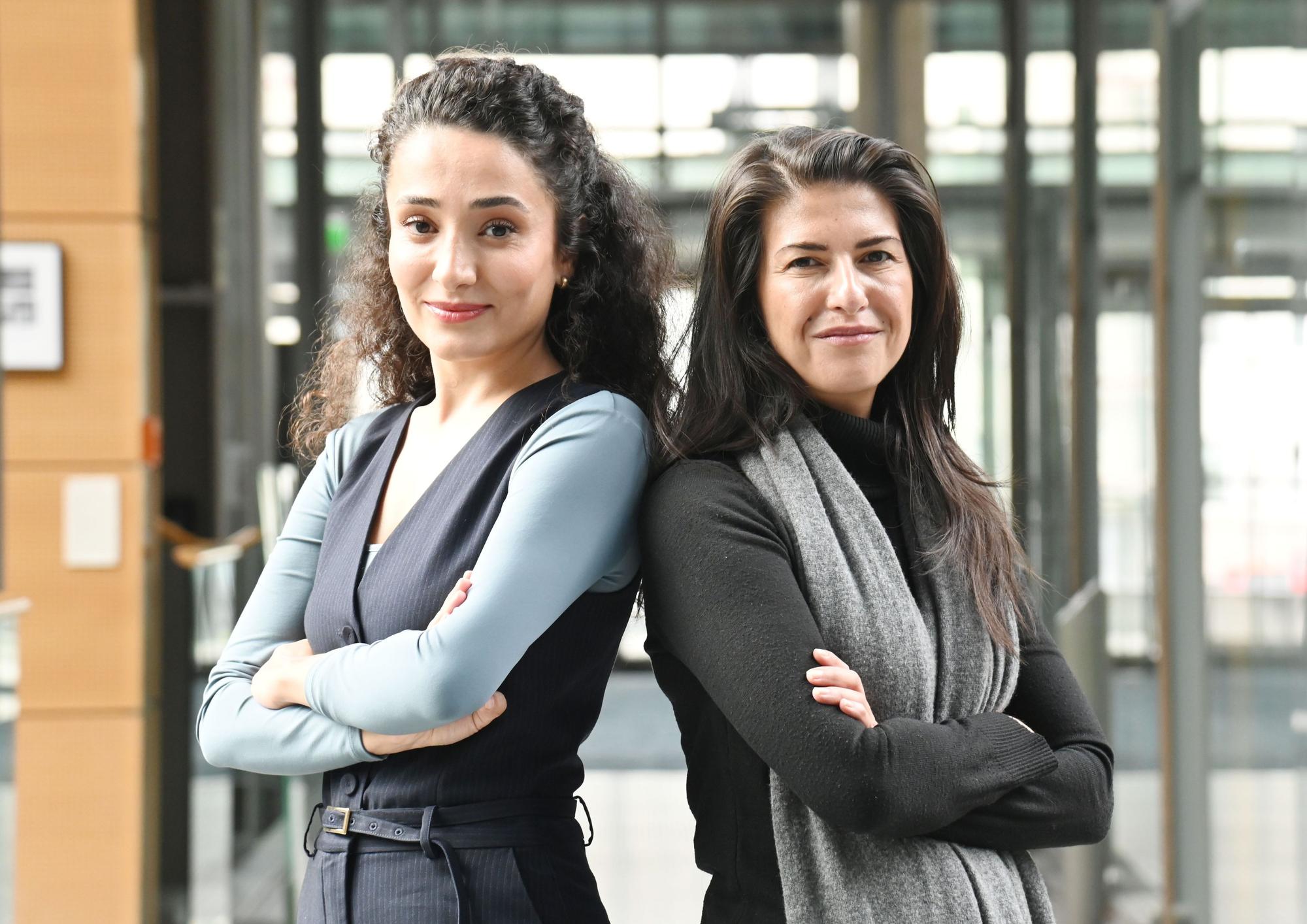 Serap Güler (rechts) und Dilan Yazicioglu im Porträt