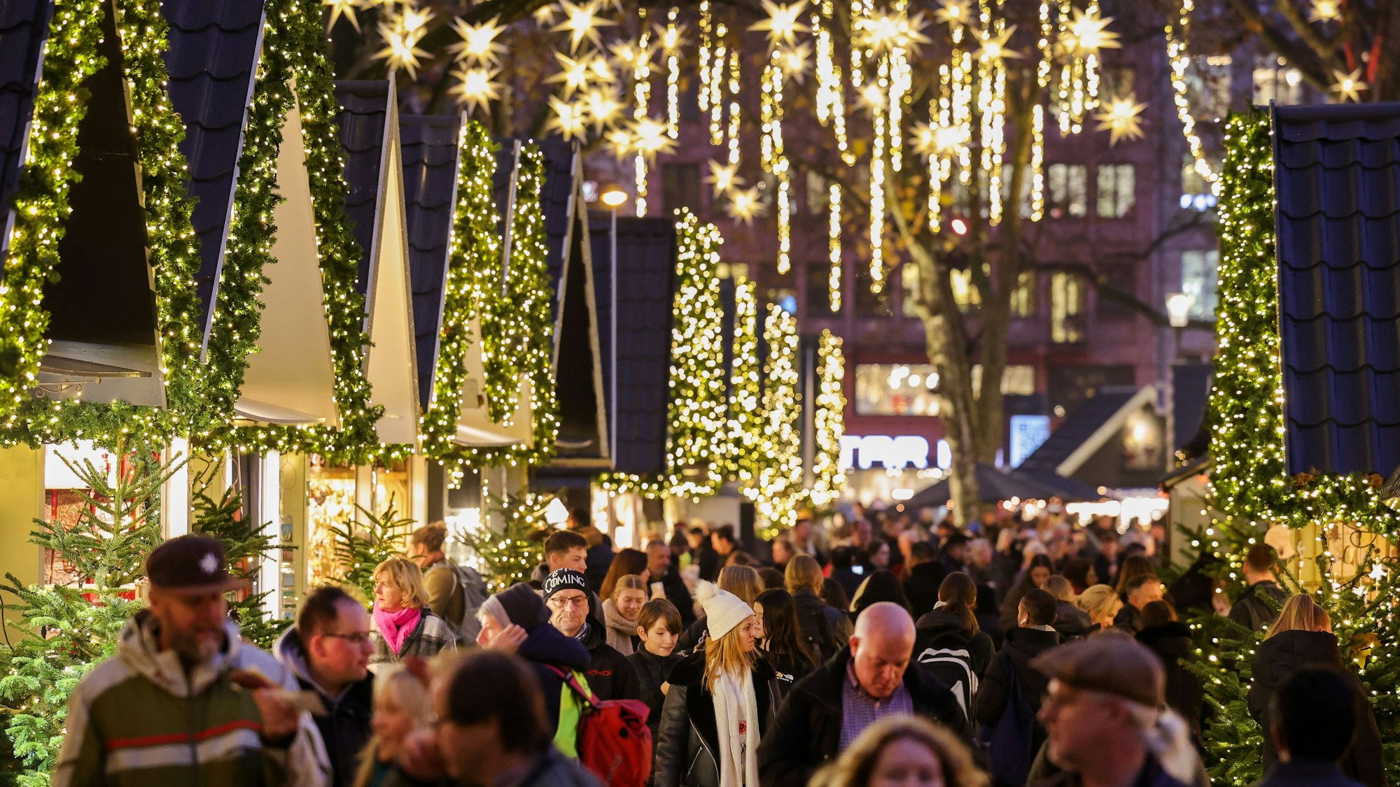 Weihnachtsmarkt auf dem Neumarkt