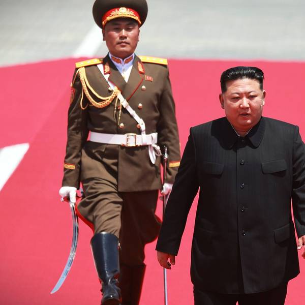 Wladimir Putin zusammen mit Nordkoreas Diktator Kim Jong-un (l.) in Pjöngjang. (Archivbild)