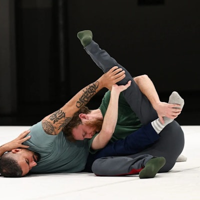Kuratiert von William Forsythe und Rauf »Rubberlegz« Yasit
Choreografie und Performance Rauf »Rubberlegz« Yasit, Matt Luck, Riley Watts, Brigel Gjoka, Aidan Carberry und Jordan Johnson (Ja Collective)