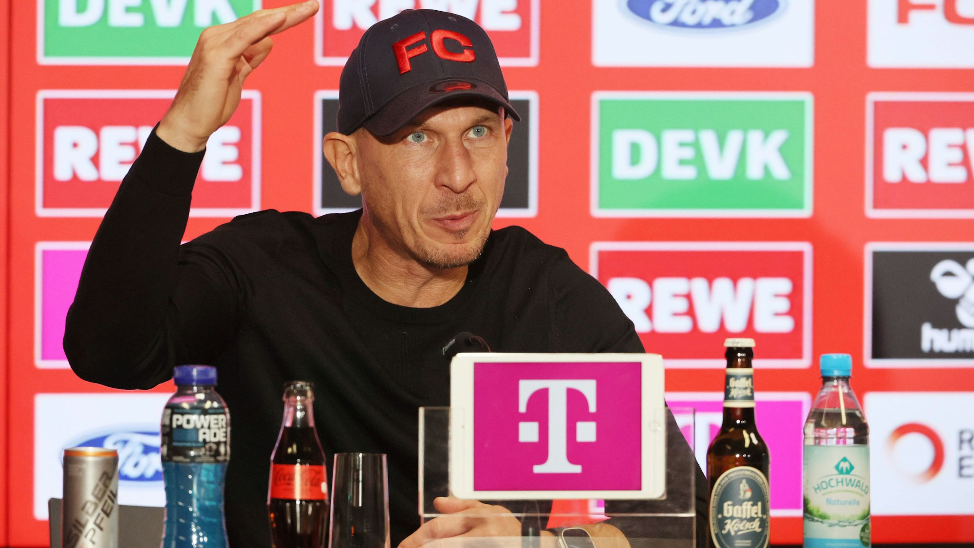 FC-Trainer Gerhard Struber auf der Pressekonferenz nach der Heimpleite gegen den SC Paderborn.