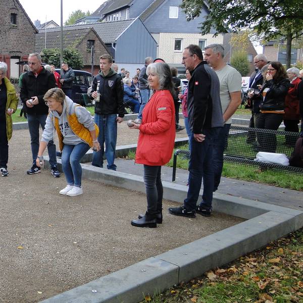 Der neue Bouleplatz wird von den Eschern bereits rege genutzt.
