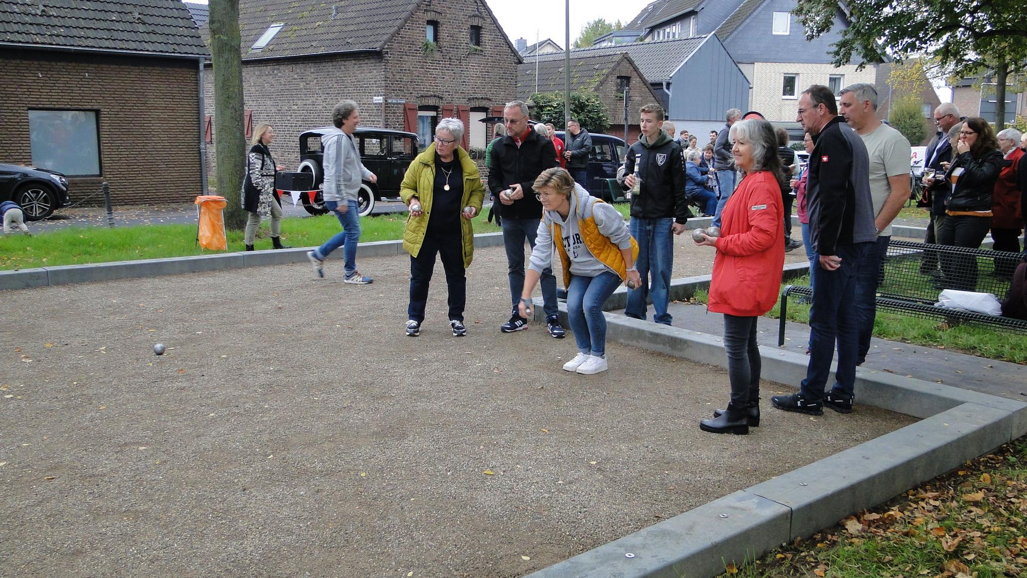 Der neue Bouleplatz wird von den Eschern bereits rege genutzt.