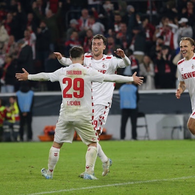 Jubel beim 1. FC Köln: Nach dem 3:0 durch Luca Waldschmidt steht der Pokalerfolg gegen Holstein Kiel fest.