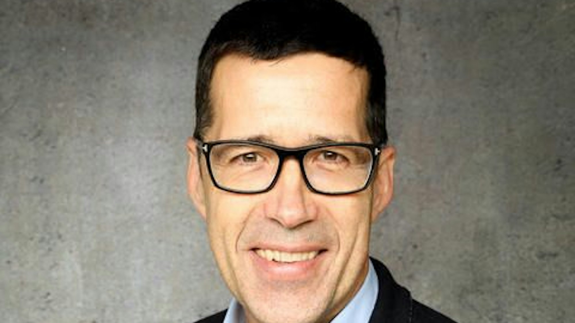 Zu sehen ist der Kopf von Franz Dillmann in der Vorderansicht.