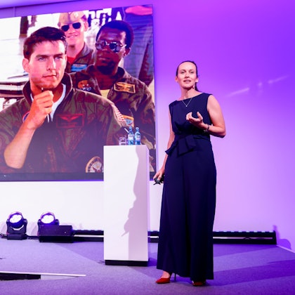 29.10.2024, Köln: Wirtschaftsnacht Rheinland - Messe Köln - Keynote Speech Jet-Pilotin Nicola Winter. Foto: Thilo Schmülgen