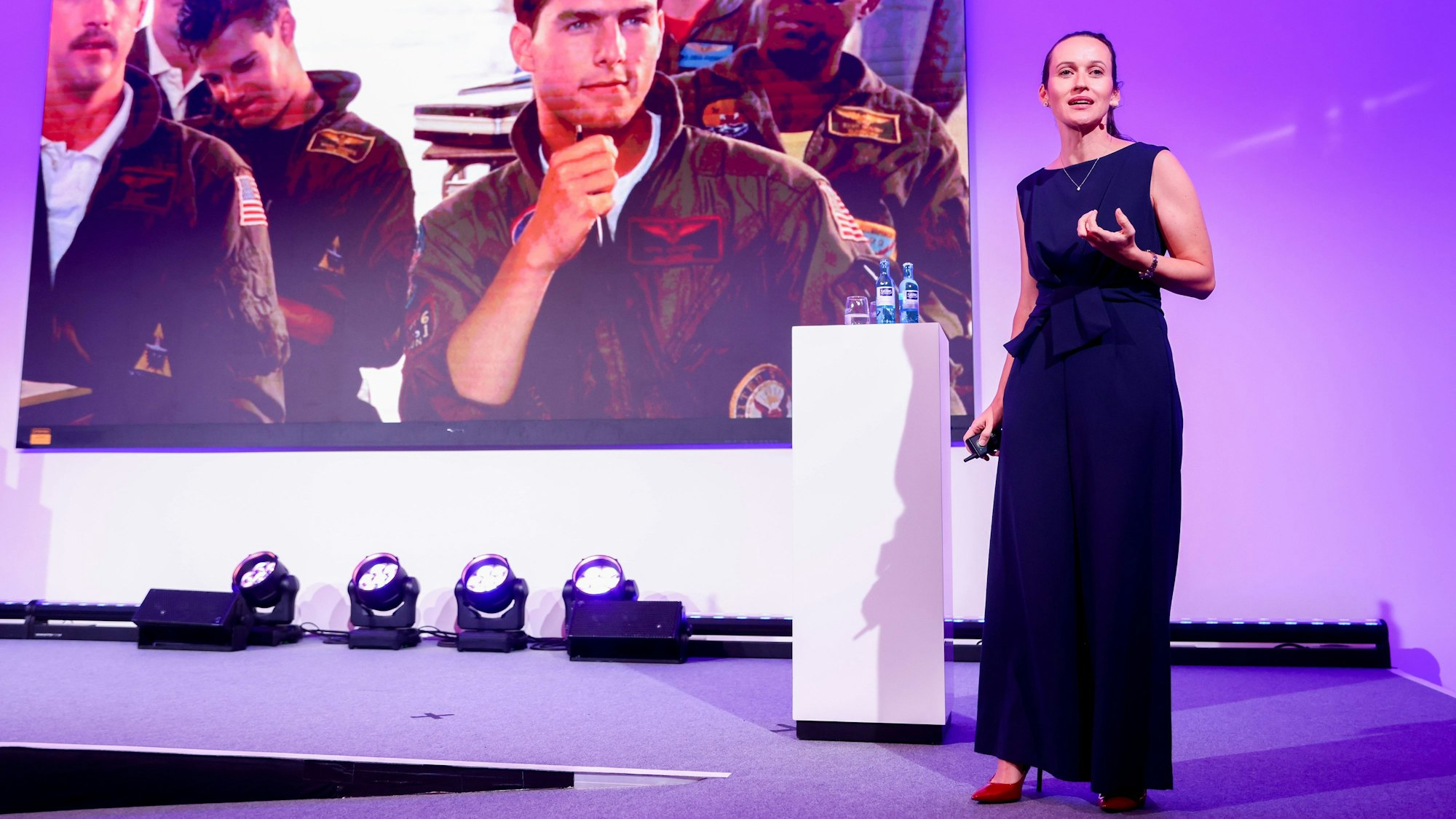 29.10.2024, Köln: Wirtschaftsnacht Rheinland - Messe Köln - Keynote Speech Jet-Pilotin Nicola Winter. Foto: Thilo Schmülgen