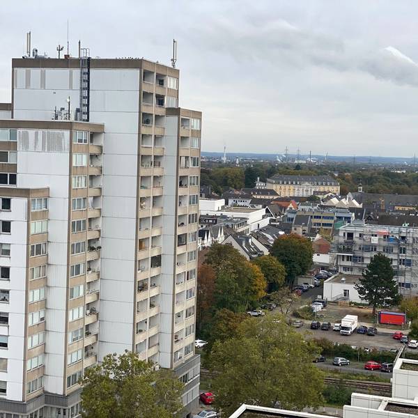 Zu sehen ist die Stadt Brühl aus der Vogelperspektive.