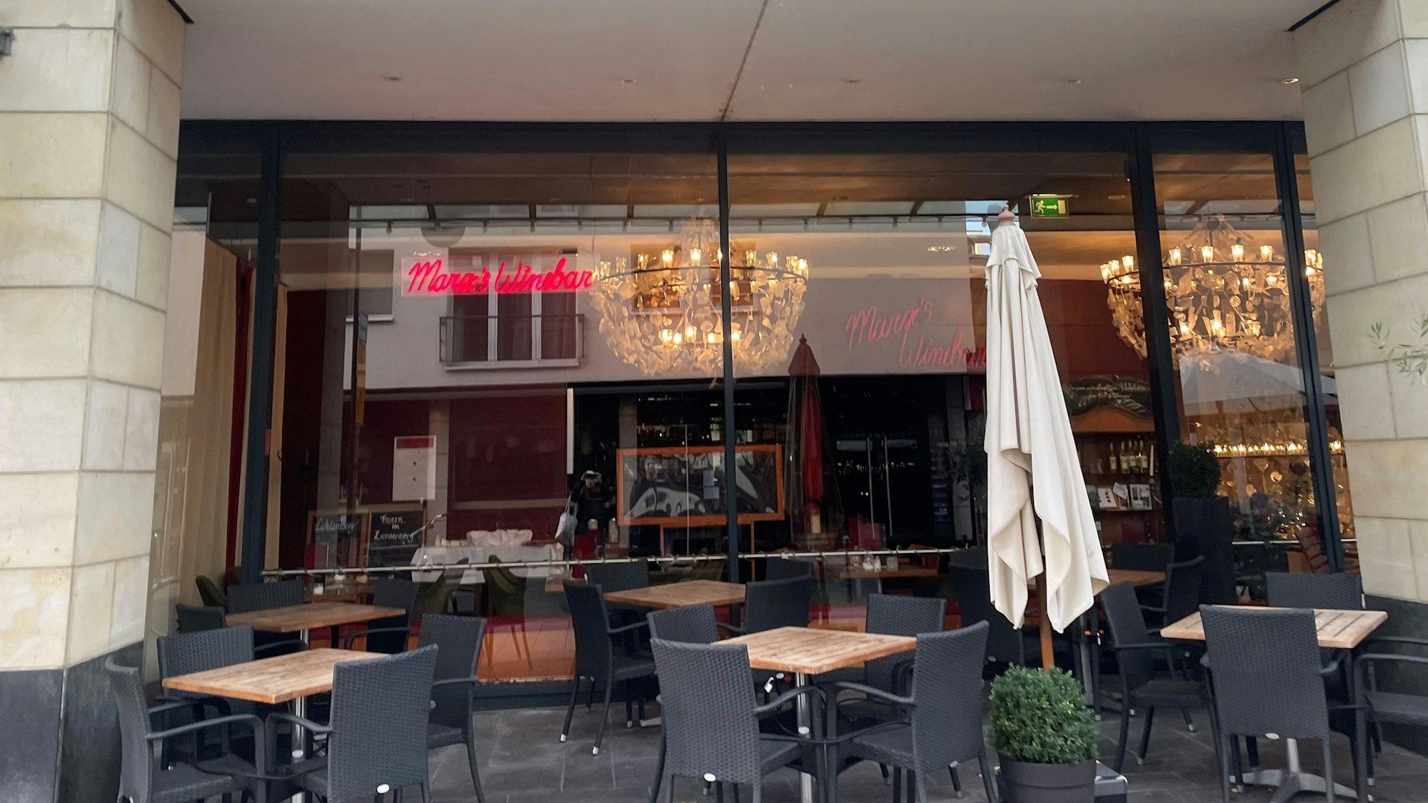 Blick auf die Marx's Winebar, die sich im Café Lichtenberg befindet.