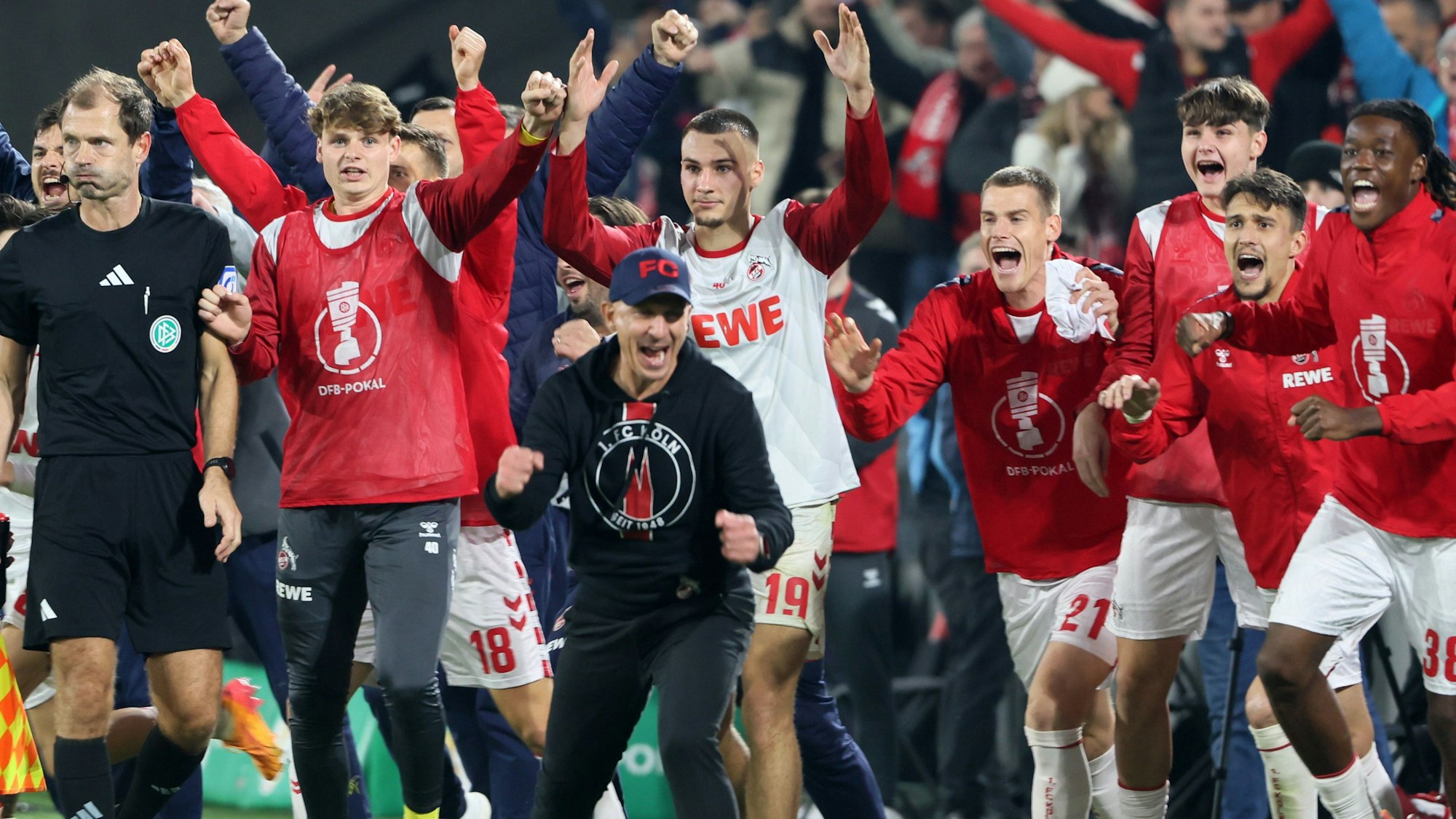 Jubel beim 1. FC Köln nach dem Erreichen des Pokal-Achtelfinals.