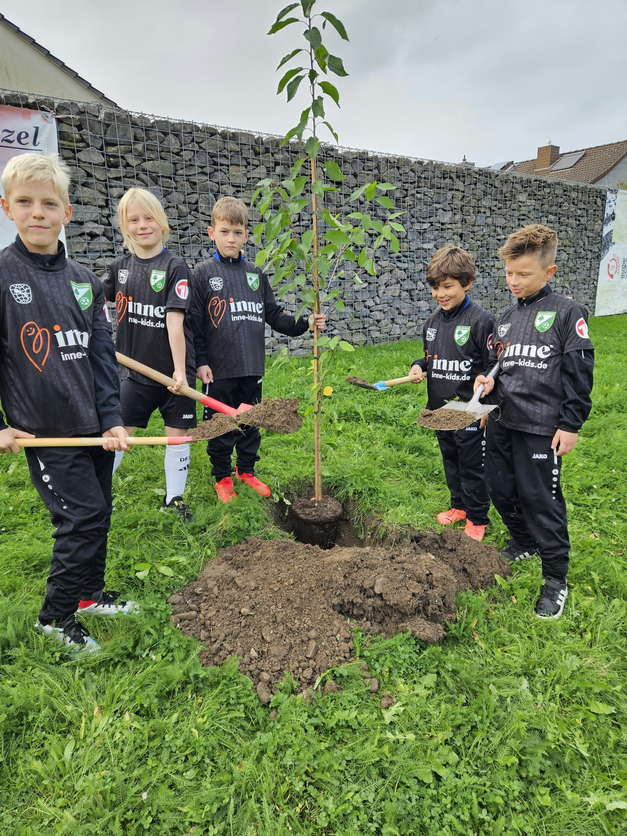 Die SpVgg Lülsdorf-Ranzel erhielt für das Einpflanzen von Bäumen satte zehn Punkte.