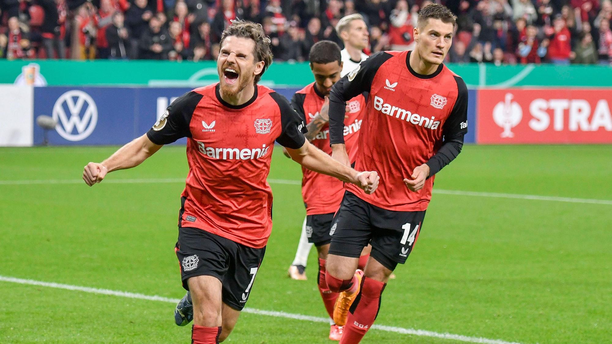 Patrick Schick Leverkusen 14 jubelt nach dem Tor zum 1:0 mit Jonas Hofmann Leverkusen 7 li. 29.10.2024 Fussball Bayer 04 Leverkusen vs SV Elversberg, BayArena, Leverkusen, DFB/DFL REGULATIONS PROHIBIT ANY USE OF PHOTOGRAPHS AS IMAGE SEQUENCES AND/OR QUASI-VIDEO NRW Germany *** Patrick Schick Leverkusen 14 celebrates after scoring the 1 0 goal with Jonas Hofmann Leverkusen 7 li 29 10 2024 Soccer Bayer 04 Leverkusen vs SV Elversberg, BayArena, Leverkusen, DFB DFL REGULATIONS PROHIBIT ANY USE OF PHOTOGRAPHS AS IMAGE SEQUENCES AND OR QUASI VIDEO NRW Germany Copyright: xpepphotox/xSaschaxWeizx pep00321, pep_20241029_hm_1356