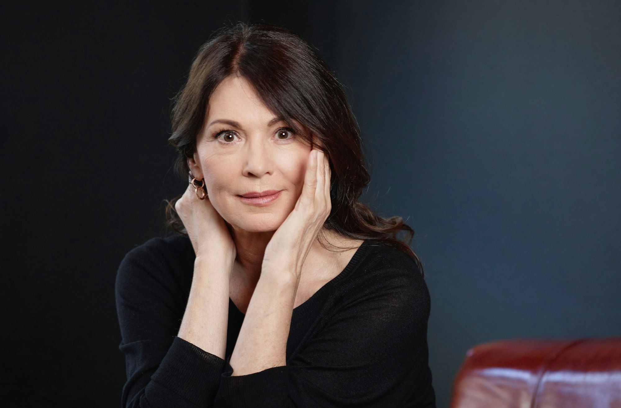 Iris Berben tritt mit den Bayer-Philharmonikern auf.