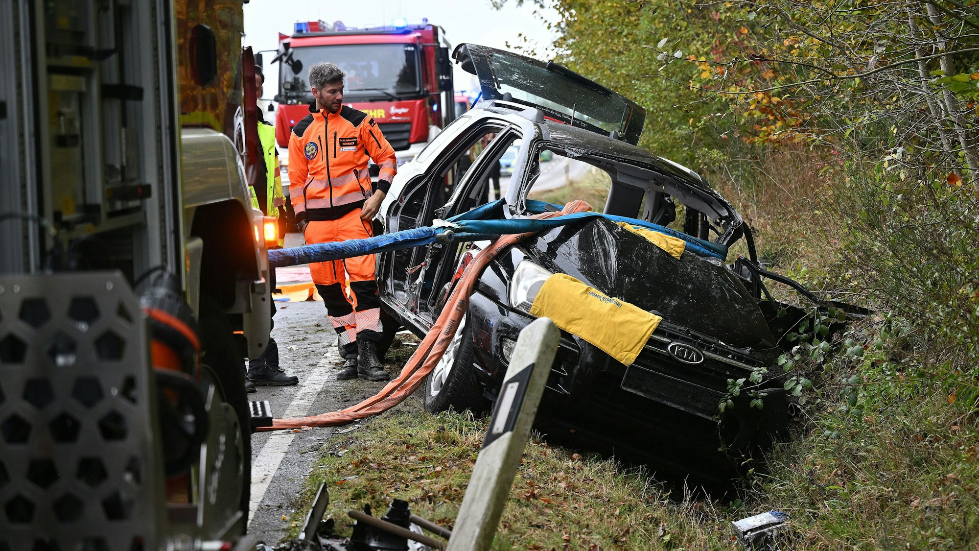 Kreutzhäuschen. Frontalzusammenstoß zwischen Pkw und Gülle-Trecker