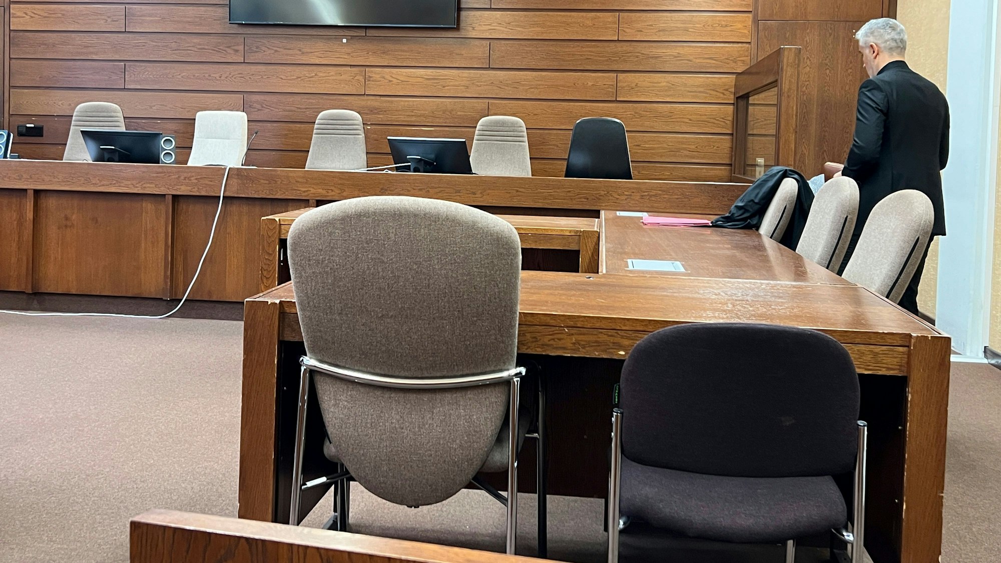 Der Saal beim Prozessauftakt am Dienstag.