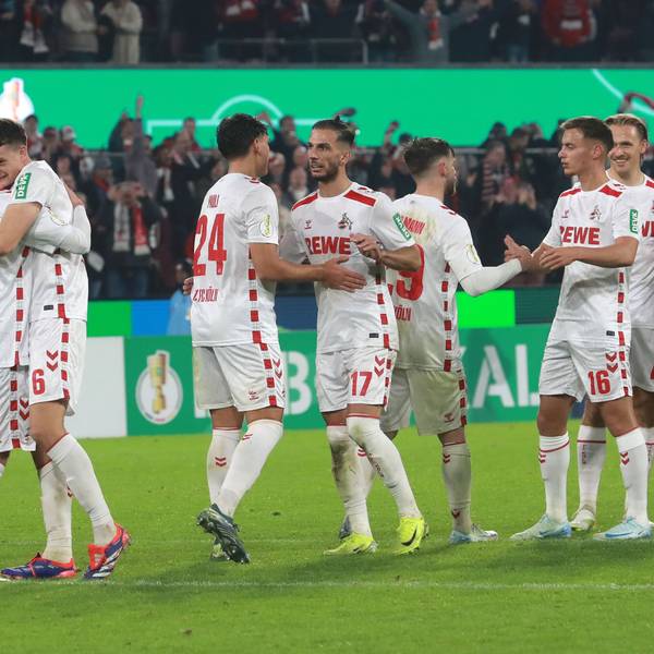 1. FC Köln vs. Holstein Kiel, DFB-Pokal, 2. Runde, 21.10.2024, 20.45 Uhr, Jubel um Torschütze Luca Waldschmidt (1. FC Köln), Bild: Herbert Bucco