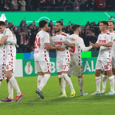 1. FC Köln vs. Holstein Kiel, DFB-Pokal, 2. Runde, 21.10.2024, 20.45 Uhr, Jubel um Torschütze Luca Waldschmidt (1. FC Köln), Bild: Herbert Bucco