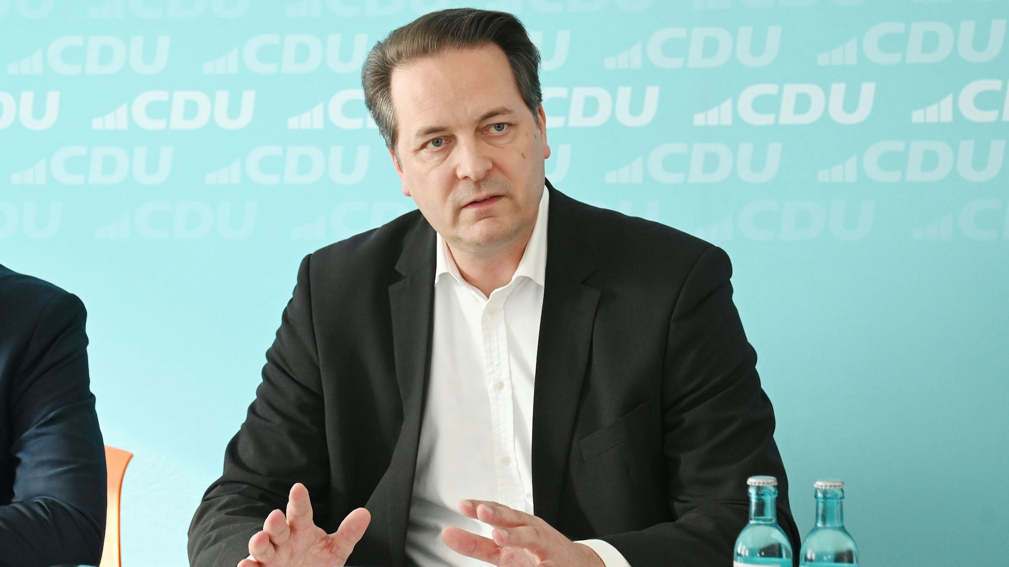 Karl Alexander Mandl äußert sich am Donnerstagmittag zur anstehenden OB-Kandidatur.