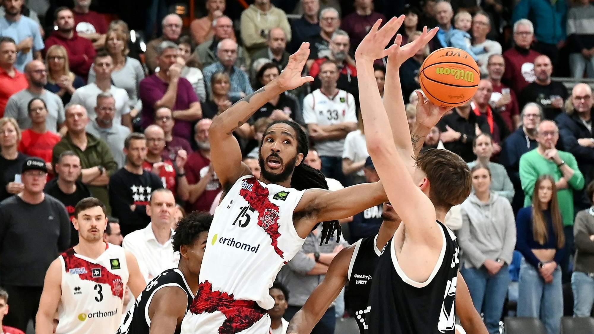 27.10.2024 Basketball-Bayer Giants Leverkusen -Sixers
links: Donte Nicholas (Bayer)
Foto: Uli Herhaus