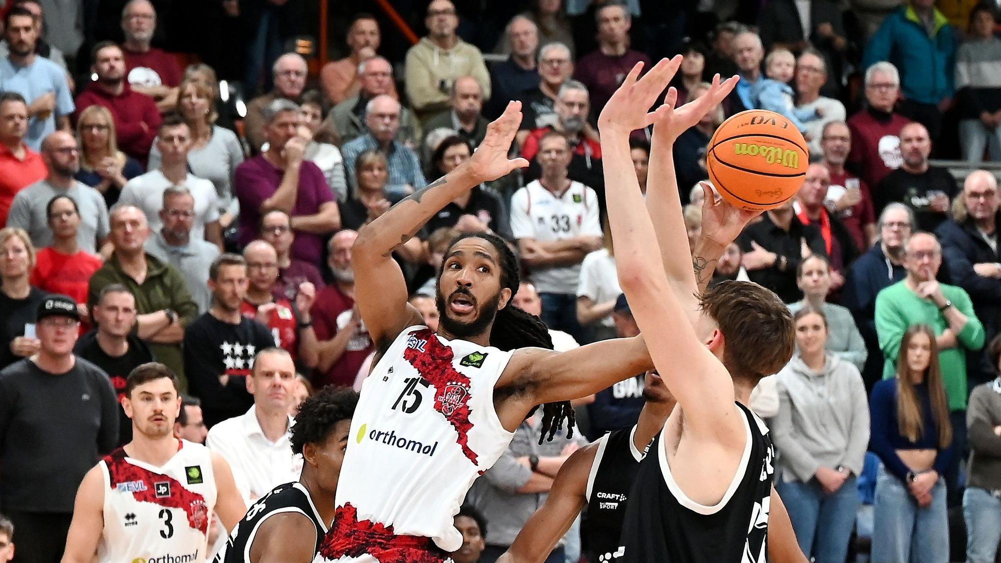 27.10.2024 Basketball-Bayer Giants Leverkusen -Sixers
links: Donte Nicholas (Bayer)
Foto: Uli Herhaus