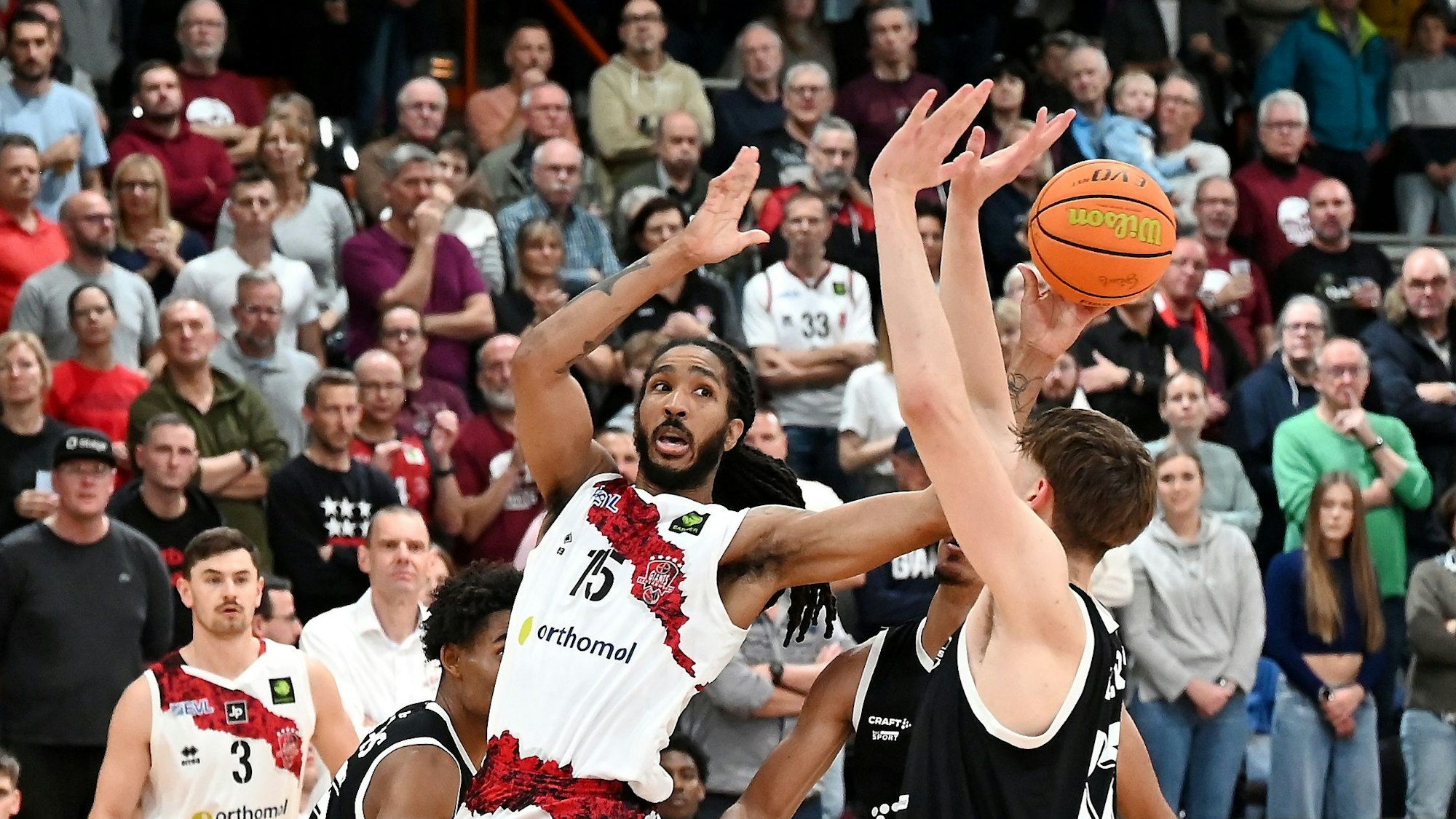 27.10.2024 Basketball-Bayer Giants Leverkusen -Sixers
links: Donte Nicholas (Bayer)
Foto: Uli Herhaus