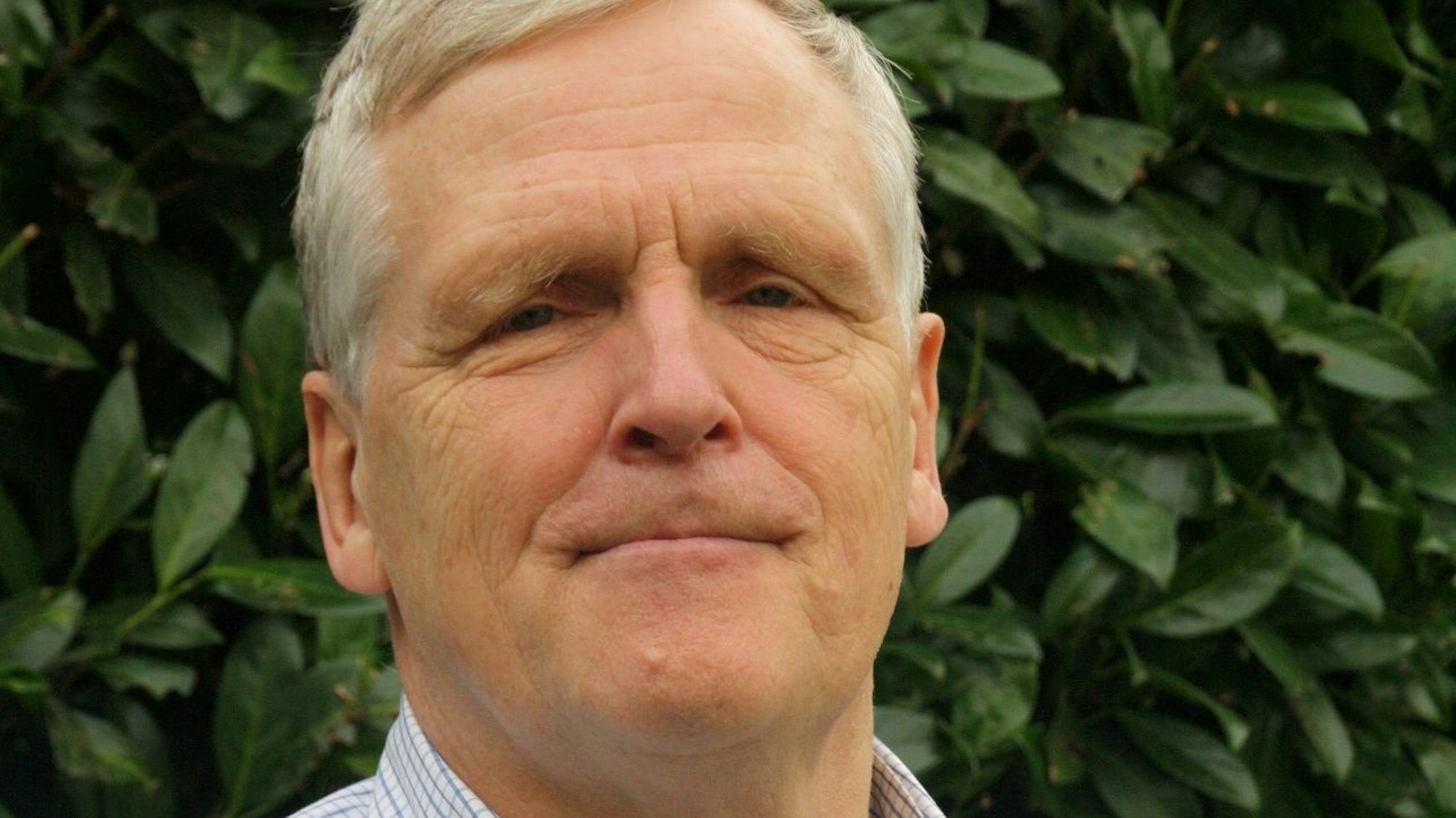 Auf dem Bild ist Bernhard von Rothkirch von der Frechener FDP zu sehen.