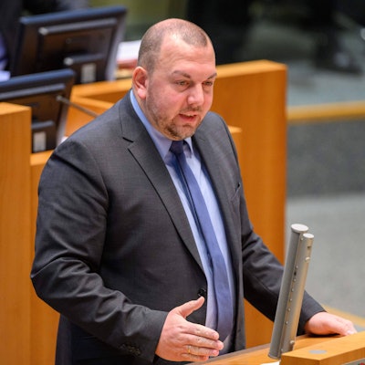 Klaus ESSER, AfD-Fraktion, bei einer Rede im Landtag von Nordrhein-Westfalen.