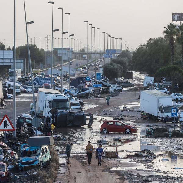 Die Schäden nach dem heftigen Unwetter in der Gemeinde Alfafar sind verheerend. Dutzende Menschen gelten weiterhin als vermisst.