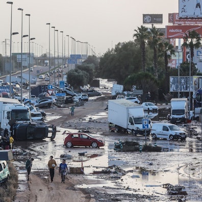 Die Schäden nach dem heftigen Unwetter in der Gemeinde Alfafar sind verheerend. Dutzende Menschen gelten weiterhin als vermisst.