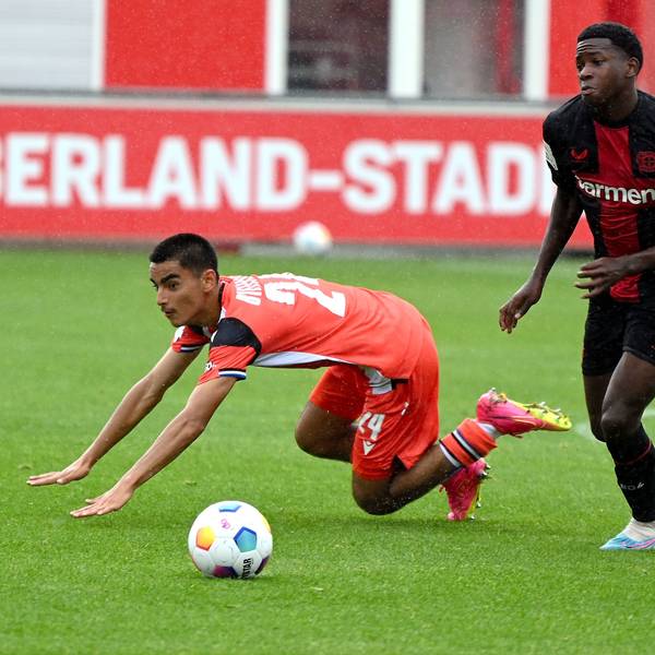 12.08.2023, Fussball-U17-Bayer 04-Arminia Bielefeld
rechts: Jeremiah Dennit Mensah (Bayer)
Foto: Uli Herhaus