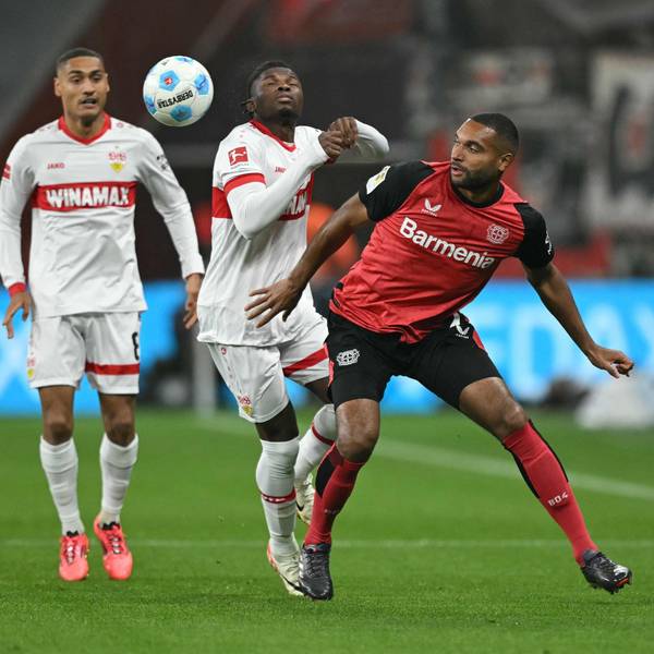 Jonathan Tah im Zweikampf mit Stuttgarts Josha Vagnoman