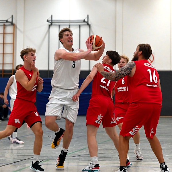 28.09.2024, Basketball-Fast-Break Leverkusen- Leichlingen 
mitte: Adrian Brückmann (Fast-Break)
Foto: Uli Herhaus