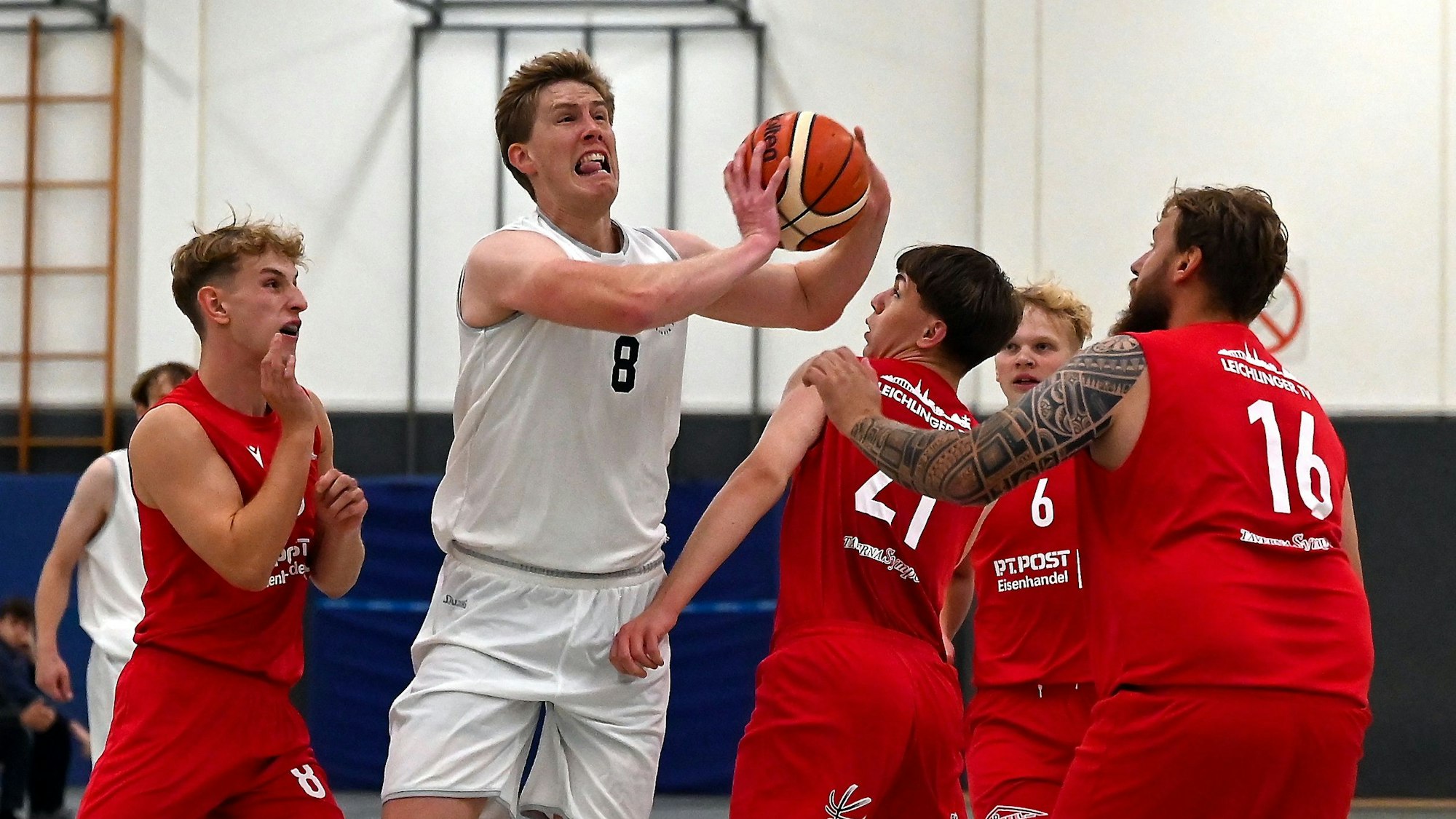 28.09.2024, Basketball-Fast-Break Leverkusen- Leichlingen
mitte: Adrian Brückmann (Fast-Break)
Foto: Uli Herhaus