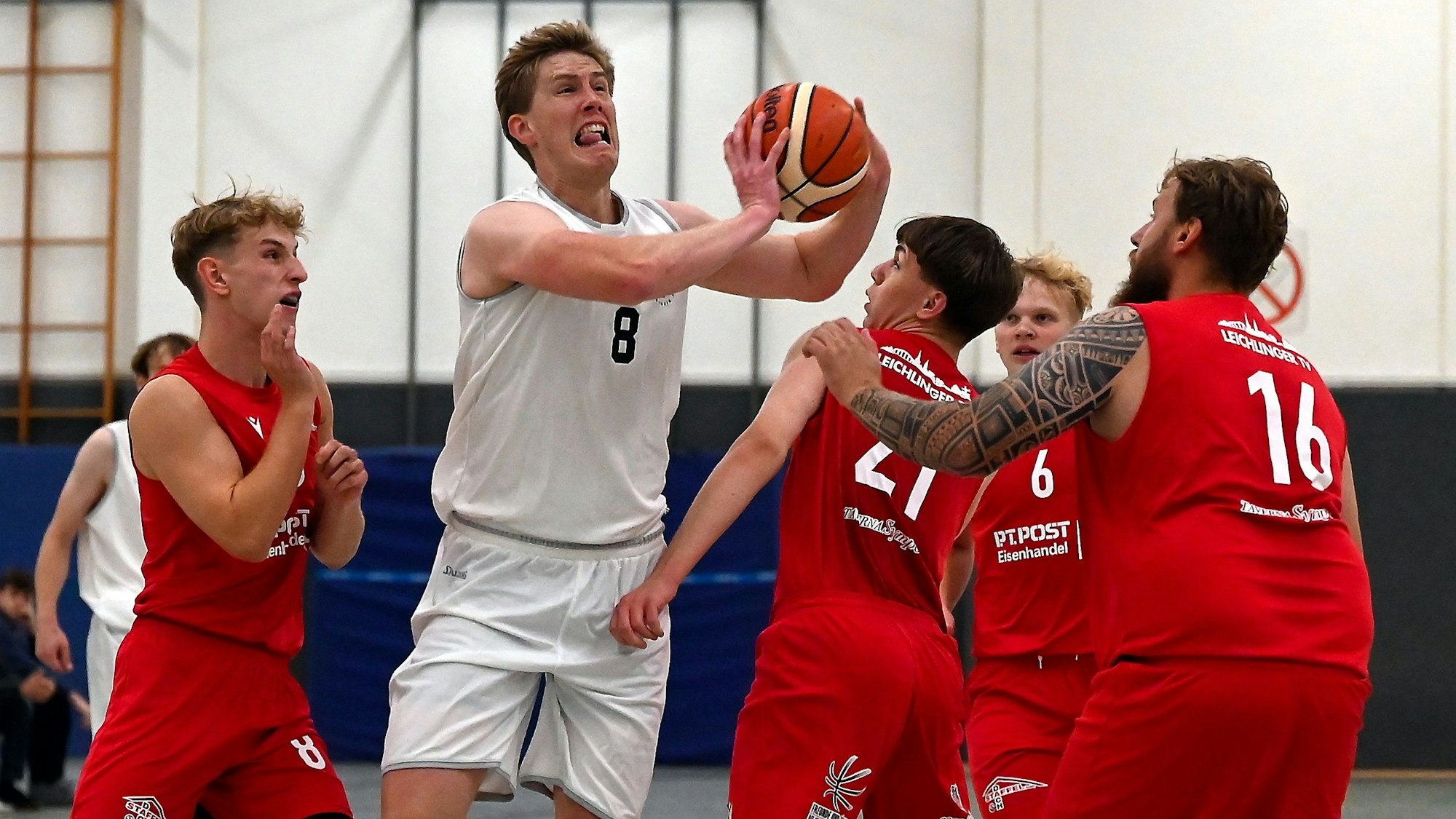 28.09.2024, Basketball-Fast-Break Leverkusen- Leichlingen 
mitte: Adrian Brückmann (Fast-Break)
Foto: Uli Herhaus