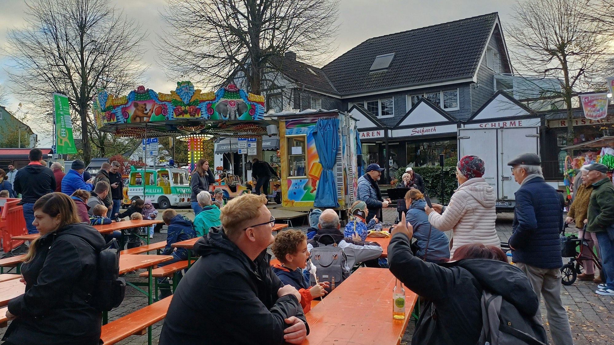 Menschen auf Martinsfest