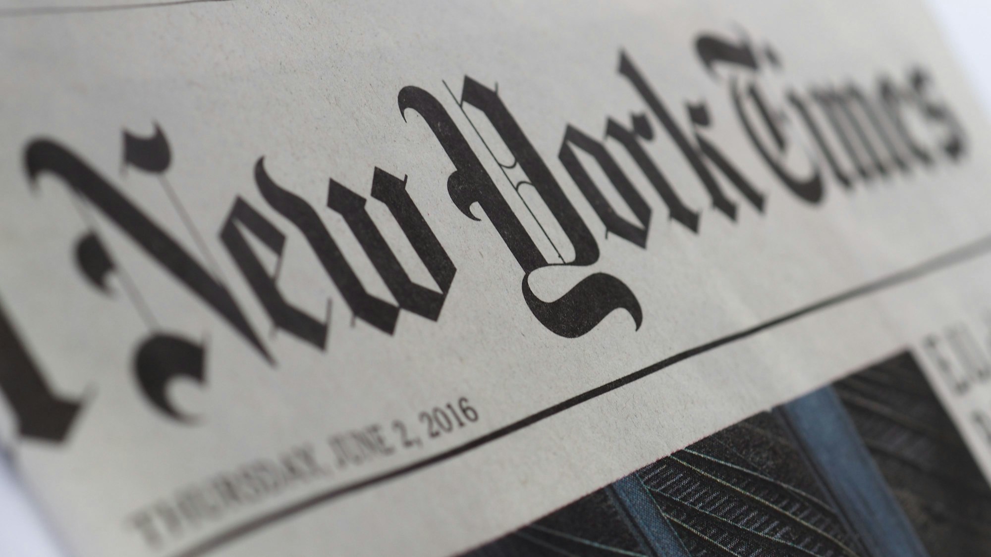 Das Bild zeigt eine Ausgabe der einflussreichen US-amerikanischen Zeitung New York Times. (Symbolbild)