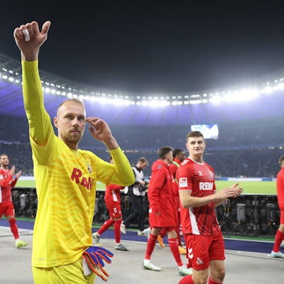 Marvin Schwäbe hat sich den Platz im Kölner Tor zurückerobert und Jonas Urbig auf die Ersatzbank verdrängt.