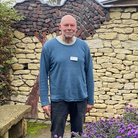 Thomas Lehmann hat sich in einem Kursus ausbilden lassen, um als Ehrenamtler in der ambulanten Hospizarbeit sterbende Menschen zu begleiten.