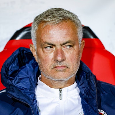 Das Video von José Mourinhos Jubel-Malheur ging ebenso viral wie seine anschließende Generalkritik an türkischen Schiedsrichtern.