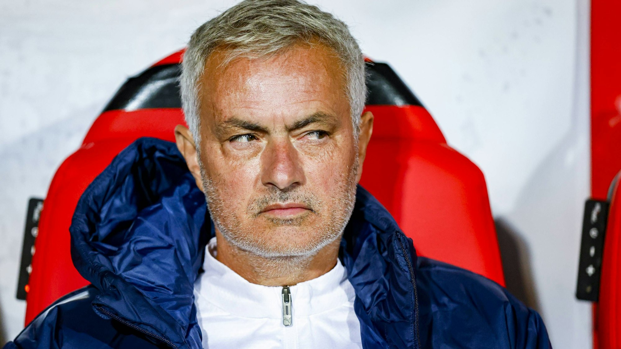 Das Video von José Mourinhos Jubel-Malheur ging ebenso viral wie seine anschließende Generalkritik an türkischen Schiedsrichtern.