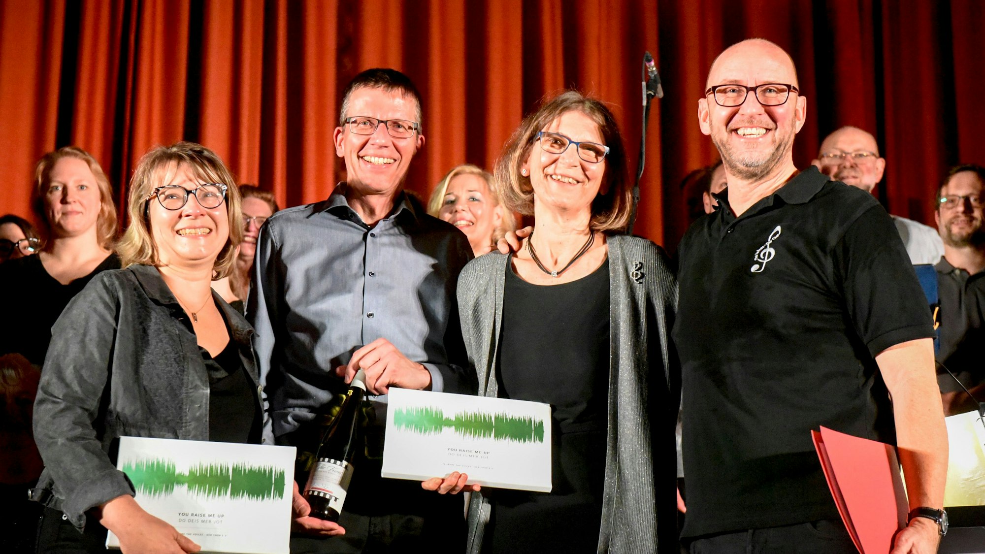 Das Foto zeigt die Geehrten des Chors „The Voices“.