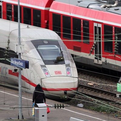 Die nun verhandelte Tat ereignete sich am Bahnhof Messe/Deutz (Symbolbild).